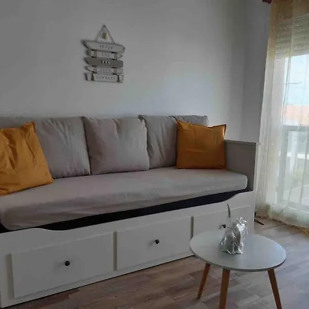 Apartment Laia, Type Scandinave, Wifi, Parking *